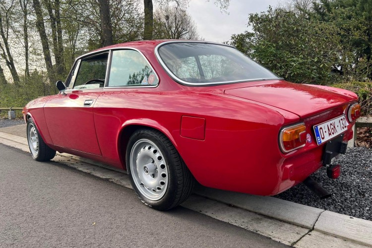 Alfa Romeo GT coupe Bertone