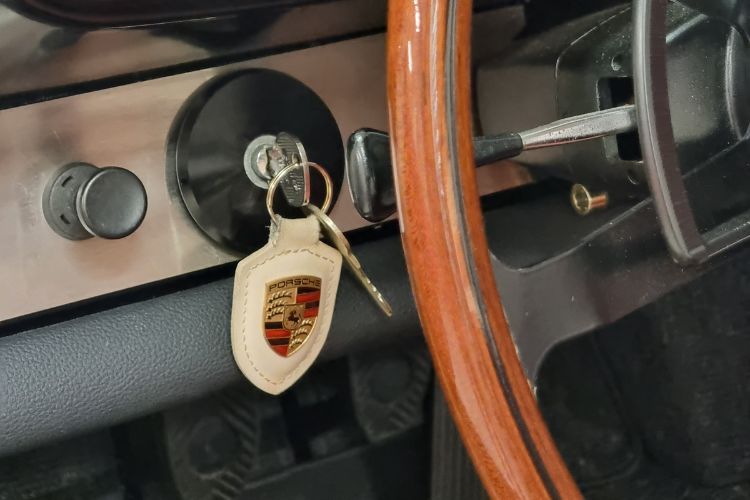 Porsche 911 2.0L 1966