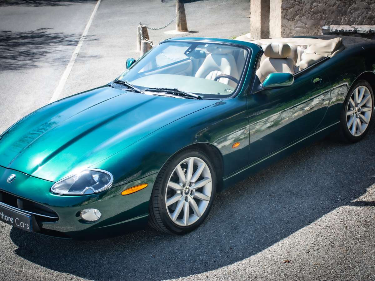 Jaguar XK8