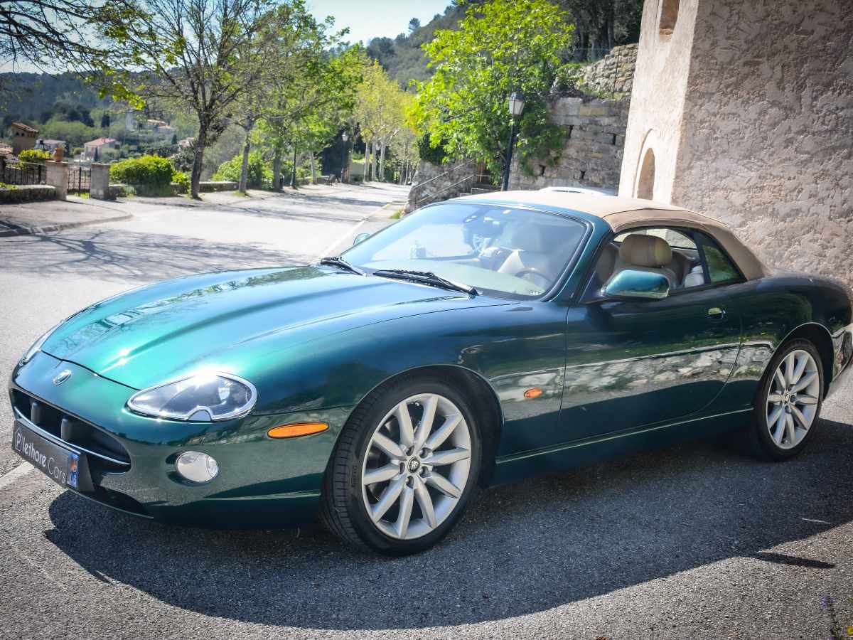 Jaguar XK8