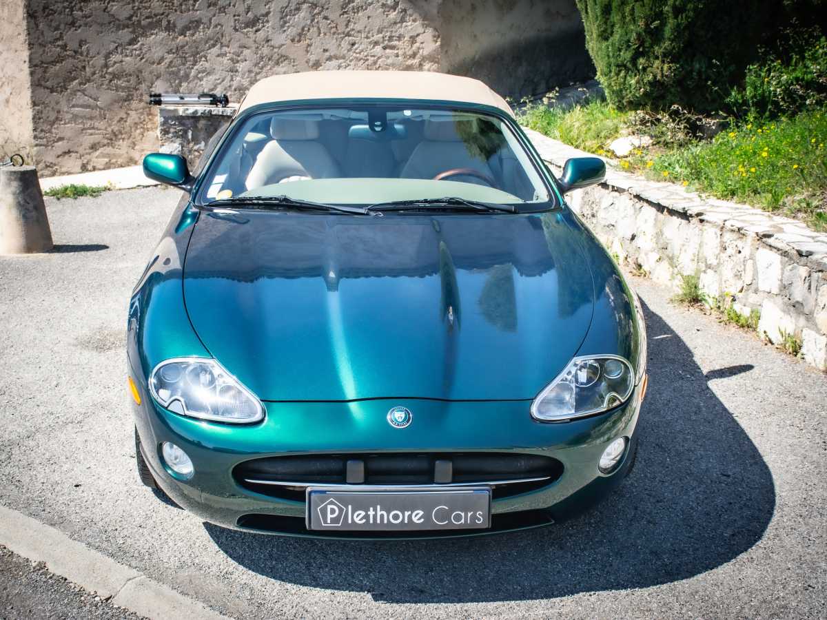 Jaguar XK8