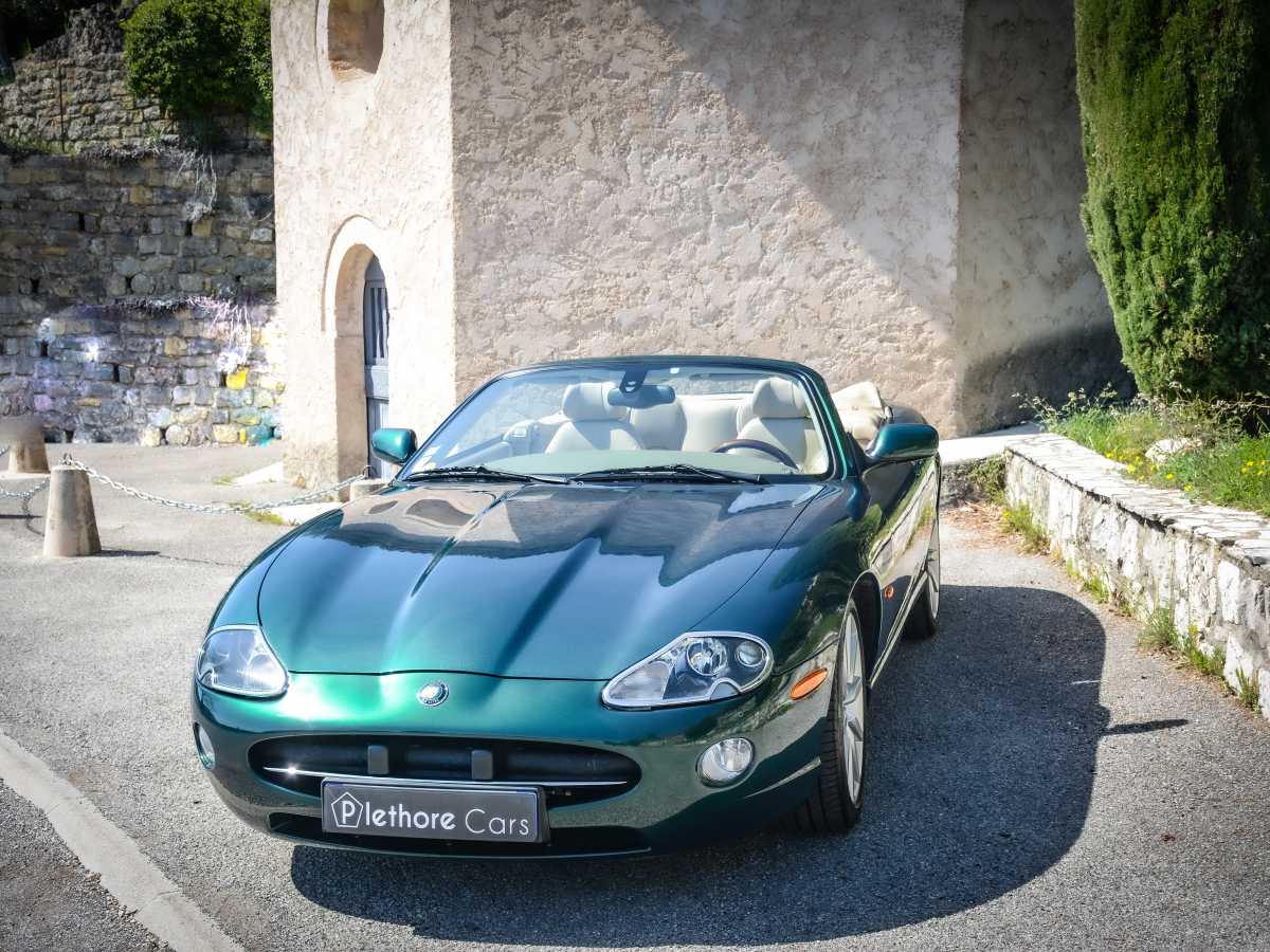 Jaguar XK8