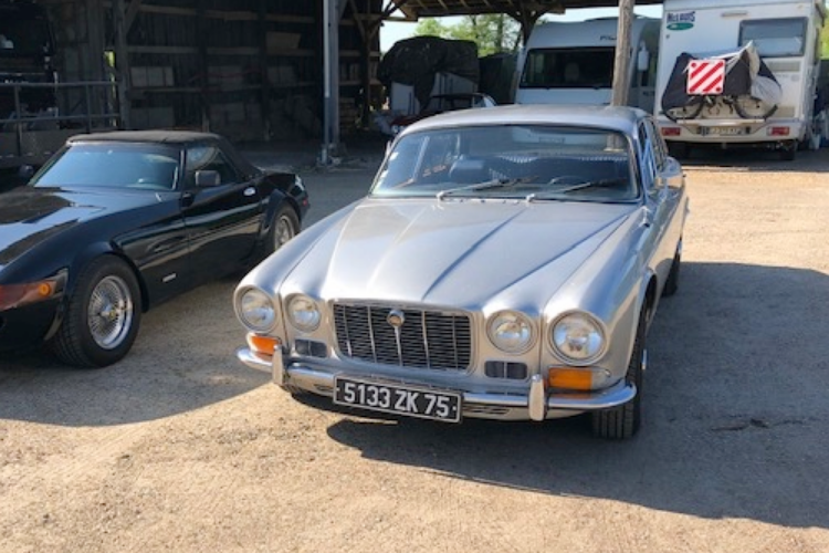 Jaguar XJ6