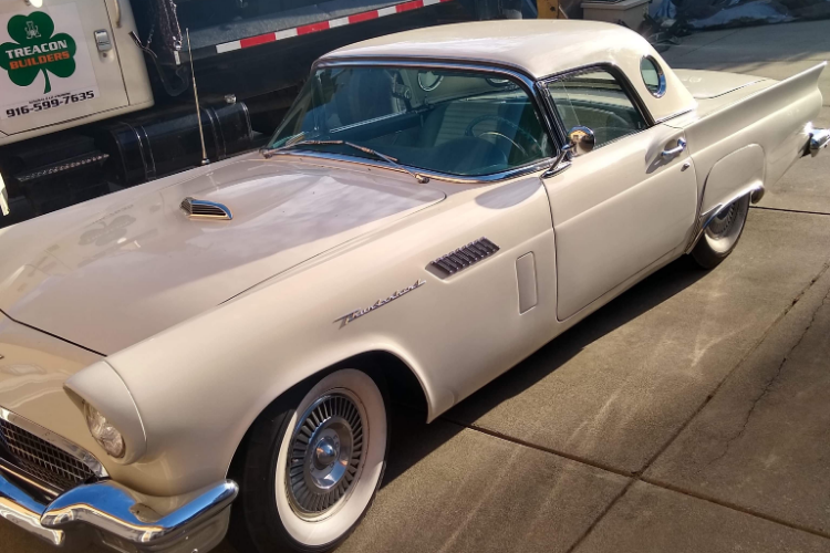 Ford Thunderbird