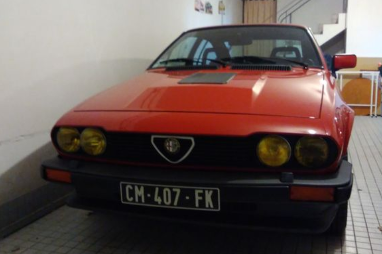 Alfa Romeo GTV6