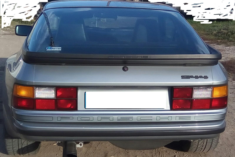 Porsche 944