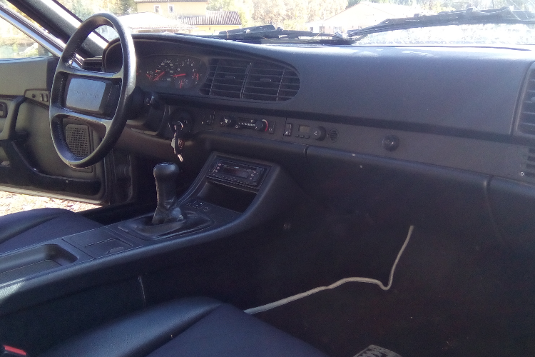 Porsche 944