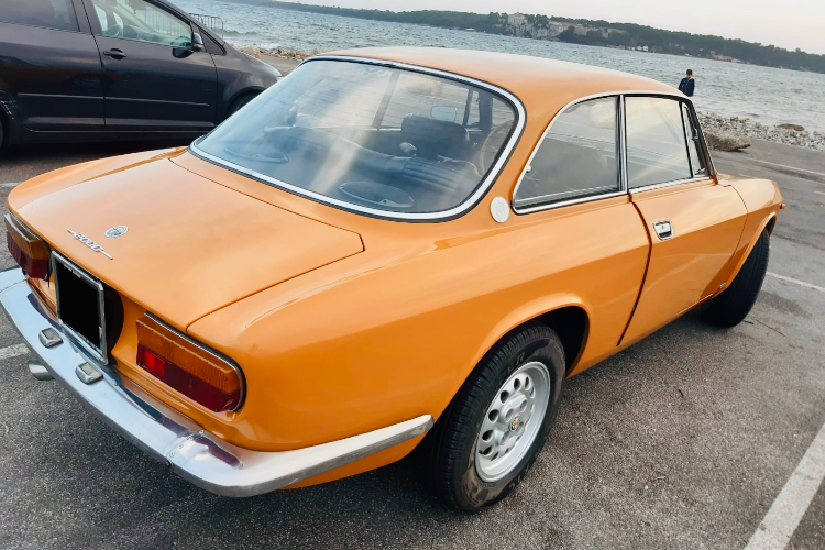 Alfa Romeo 2000 GT