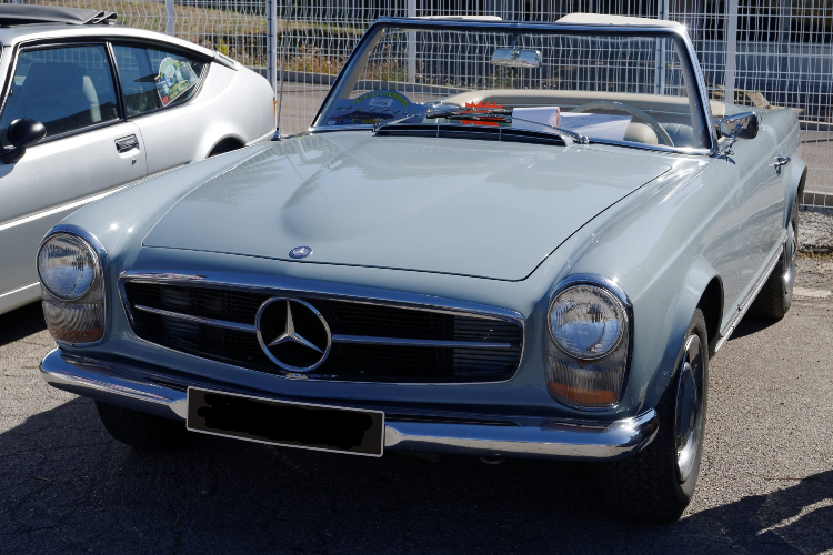 Mercedes-Benz Pagode SL230