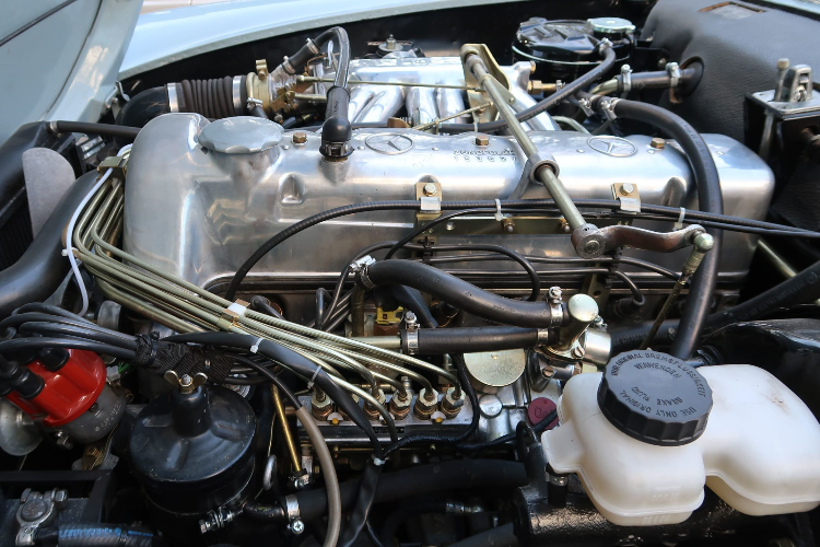 Mercedes-Benz Pagode SL230