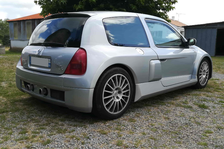 Renault Clio V6