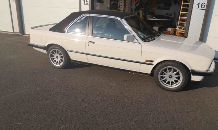 BMW 323i Baur