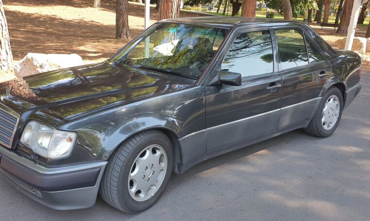 Mercedes-Benz 500E