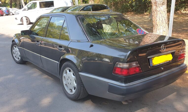 Mercedes-Benz 500E
