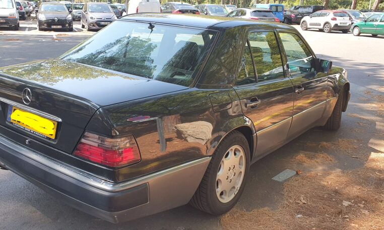Mercedes-Benz 500E