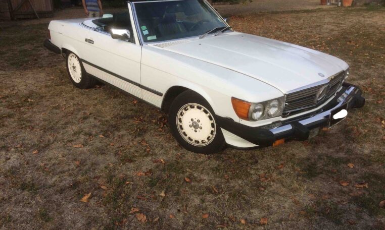 Mercedes-Benz 560SL