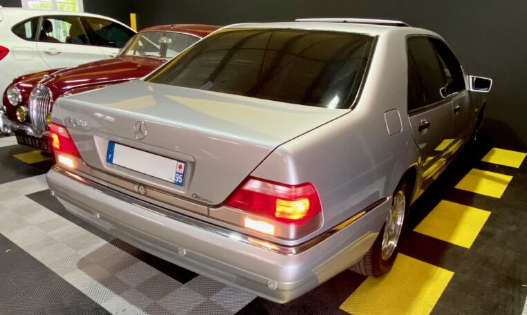 Mercedes-Benz S320