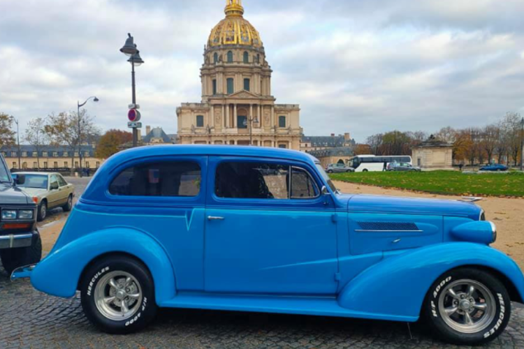 Chevrolet sedan slant back